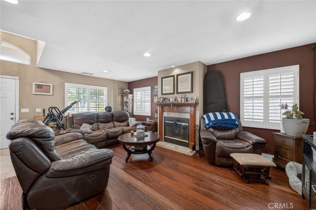 5621 Vonnie Ln, Cypress, CA 90630