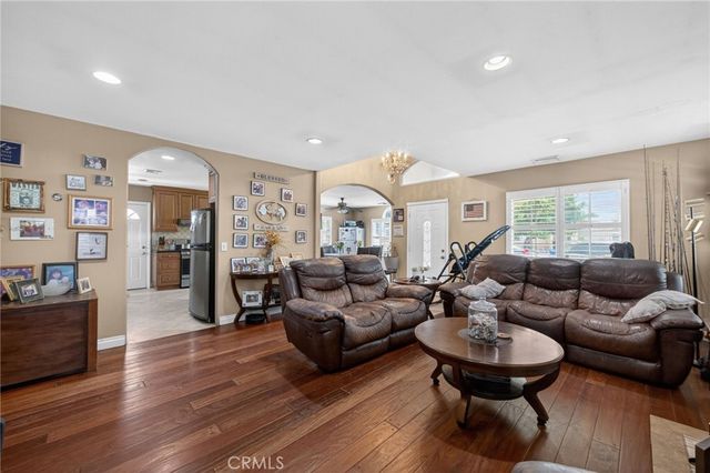 5621 Vonnie Ln, Cypress, CA 90630