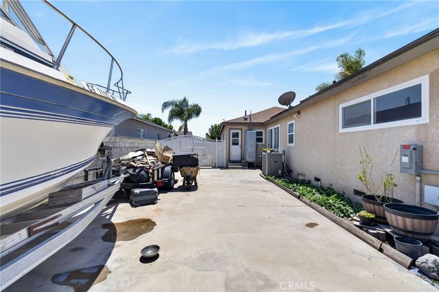 5621 Vonnie Ln, Cypress, CA 90630