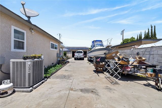 5621 Vonnie Ln, Cypress, CA 90630