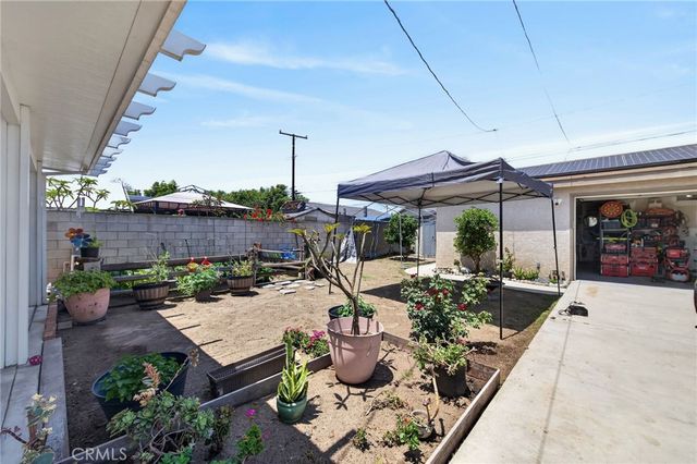 5621 Vonnie Ln, Cypress, CA 90630