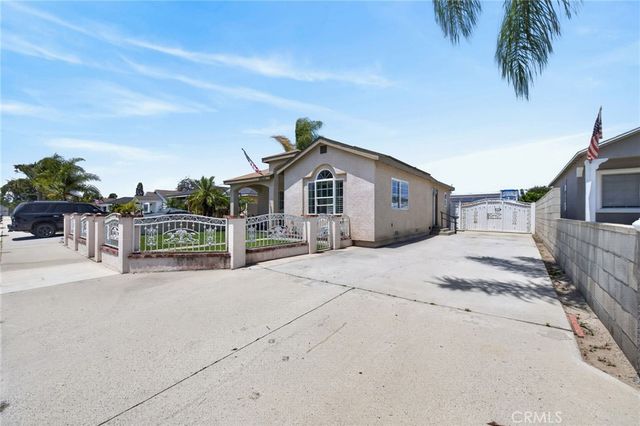 5621 Vonnie Ln, Cypress, CA 90630
