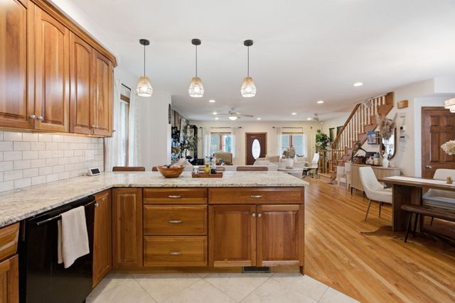 35 Triton Ave, Winthrop, MA 02152
