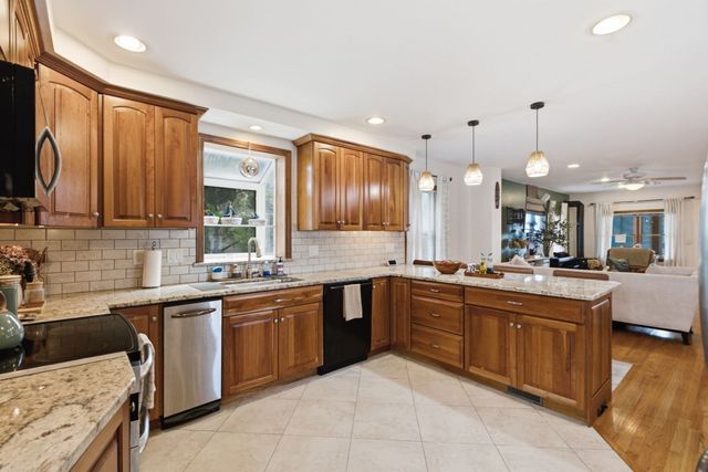35 Triton Ave, Winthrop, MA 02152
