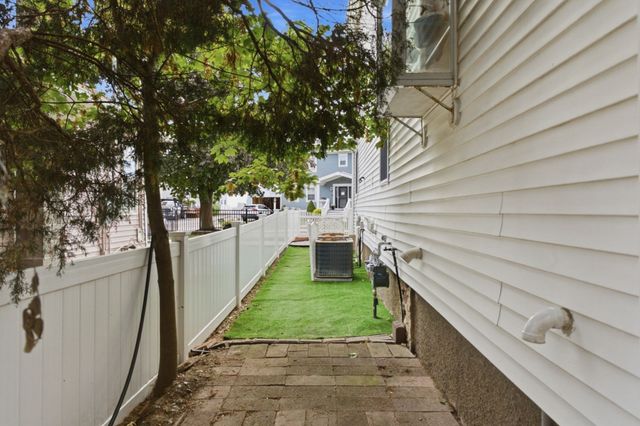 35 Triton Ave, Winthrop, MA 02152