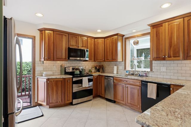 35 Triton Ave, Winthrop, MA 02152
