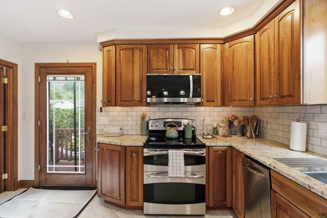 35 Triton Ave, Winthrop, MA 02152