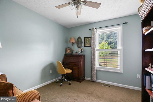 1011 CLOVERDALE RD, Charles Town, WV 25414