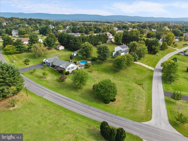 1011 CLOVERDALE RD, Charles Town, WV 25414