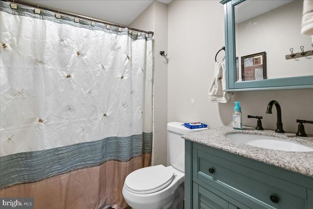 1011 CLOVERDALE RD, Charles Town, WV 25414