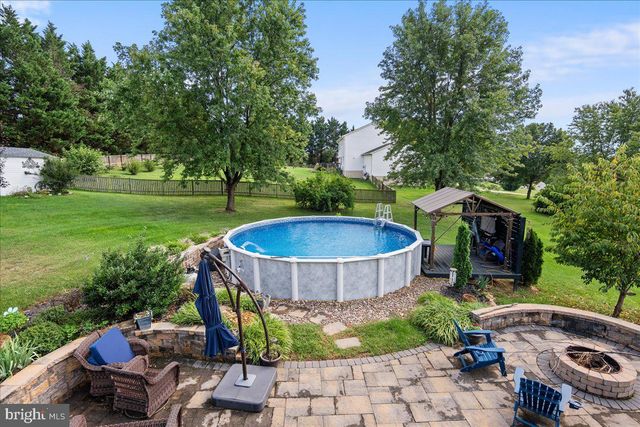 1011 CLOVERDALE RD, Charles Town, WV 25414