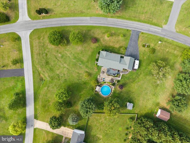 1011 CLOVERDALE RD, Charles Town, WV 25414