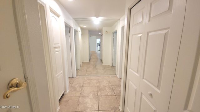 5200 S LAKESHORE Drive 119, Tempe, AZ 85283