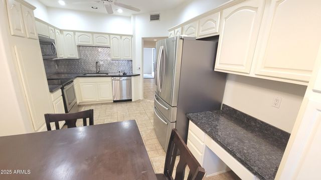 5200 S LAKESHORE Drive 119, Tempe, AZ 85283