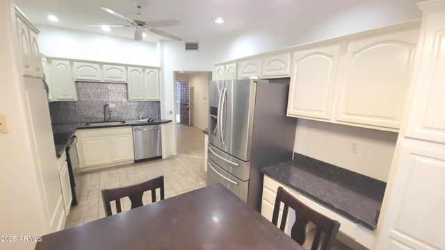 5200 S LAKESHORE Drive 119, Tempe, AZ 85283