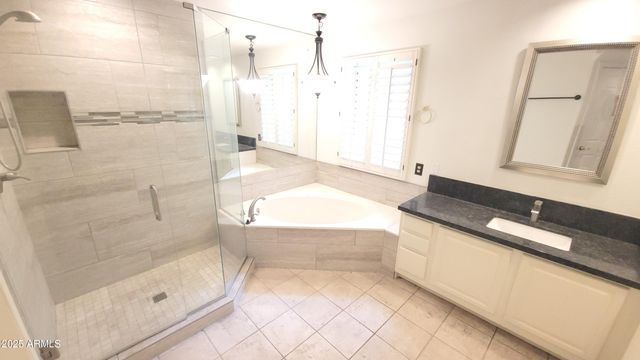 5200 S LAKESHORE Drive 119, Tempe, AZ 85283