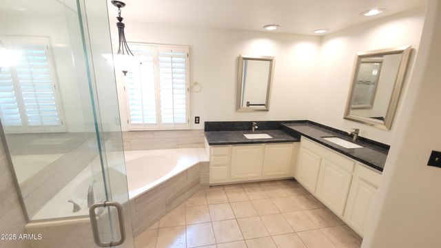 5200 S LAKESHORE Drive 119, Tempe, AZ 85283