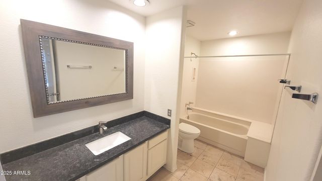 5200 S LAKESHORE Drive 119, Tempe, AZ 85283