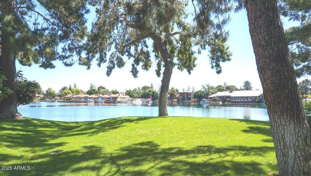 5200 S LAKESHORE Drive 119, Tempe, AZ 85283