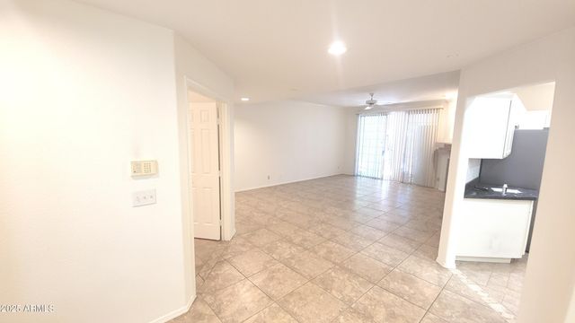 5200 S LAKESHORE Drive 119, Tempe, AZ 85283