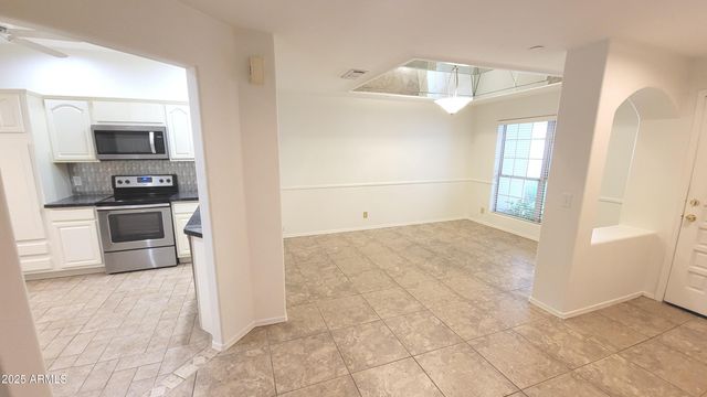 5200 S LAKESHORE Drive 119, Tempe, AZ 85283