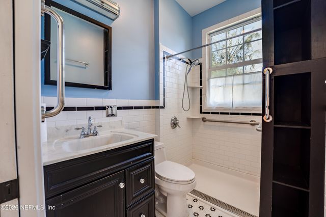 7406 LAURA Street N, Jacksonville, FL 32208