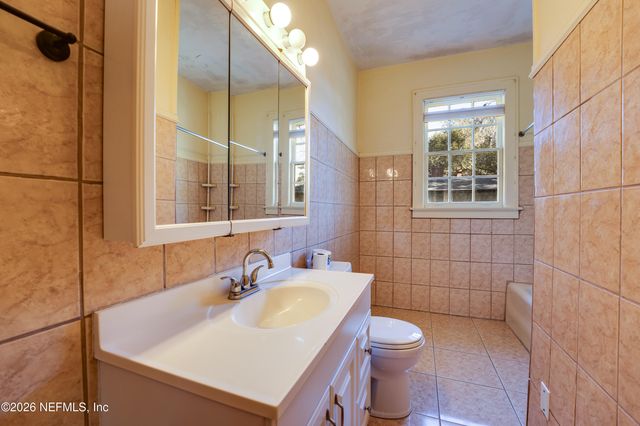 7406 LAURA Street N, Jacksonville, FL 32208