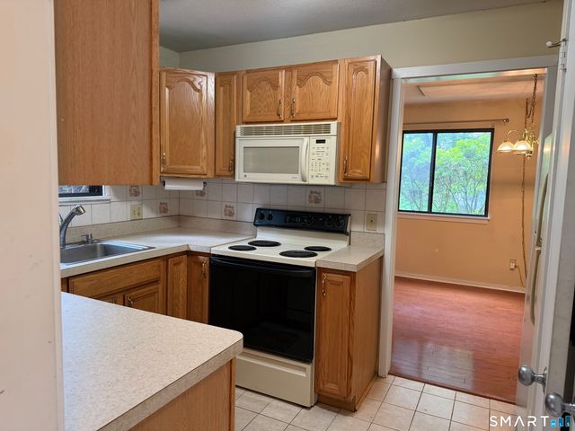 399 Heritage Village B, Southbury, CT 06488