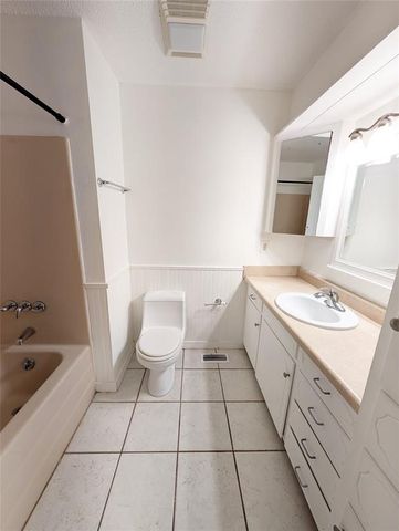 3301 Oakbrook Drive, Del City, OK 73115