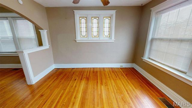 4614 Shenandoah Avenue, St Louis, MO 63110