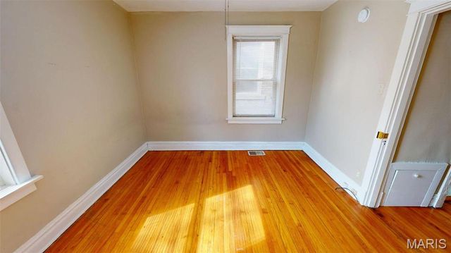 4614 Shenandoah Avenue, St Louis, MO 63110
