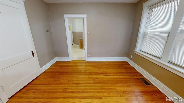 4614 Shenandoah Avenue, St Louis, MO 63110