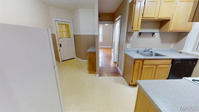 4614 Shenandoah Avenue, St Louis, MO 63110