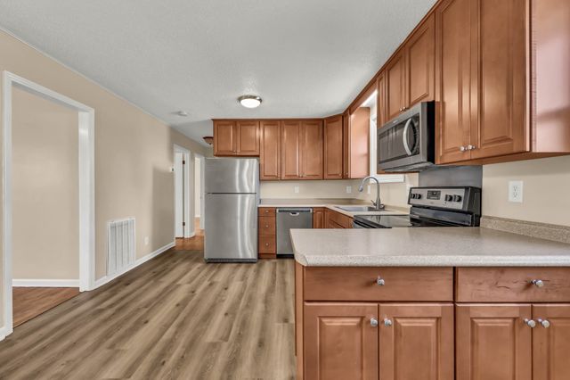 443 Appleton Dr, Clarksville, TN 37042