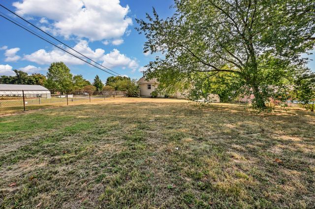 443 Appleton Dr, Clarksville, TN 37042