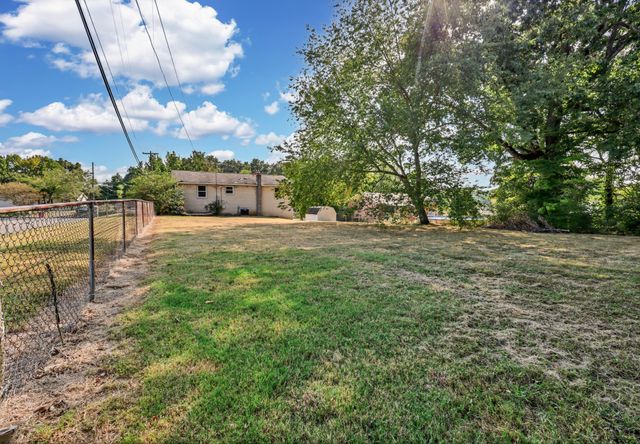 443 Appleton Dr, Clarksville, TN 37042