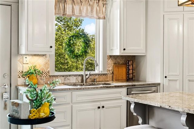 65 Cottage Lane, Toccoa, GA 30577
