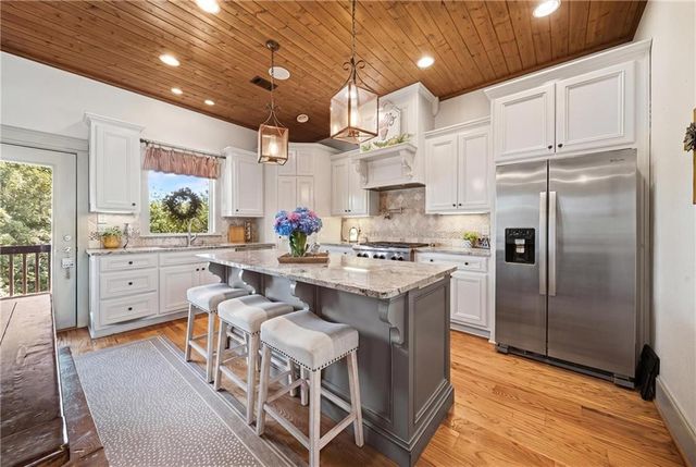 65 Cottage Lane, Toccoa, GA 30577