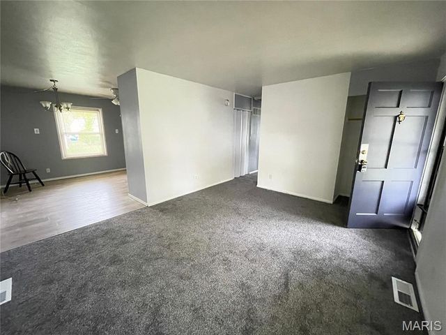 1335 Cabrillo Drive, St Louis, MO 63138