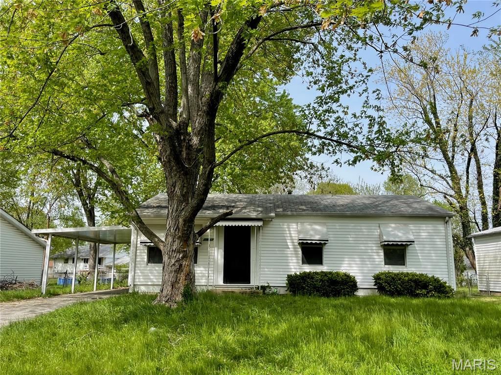 1335 Cabrillo Drive, St Louis, MO 63138