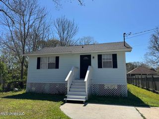 2306 Lewis Avenue, Pascagoula, MS 39567