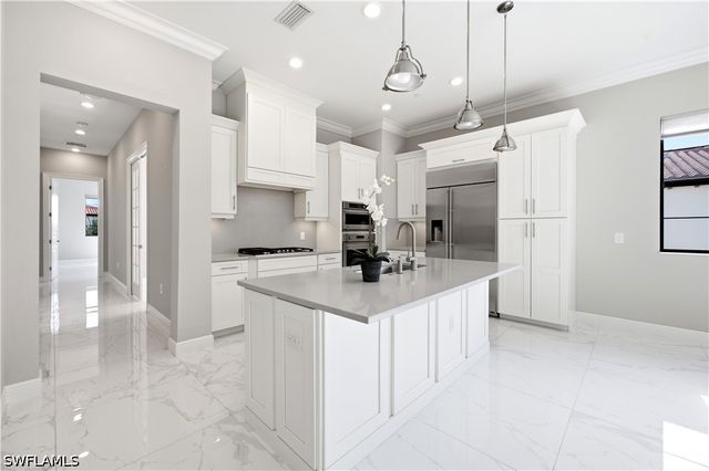 16374 Viansa WAY 301, Naples, FL 34110