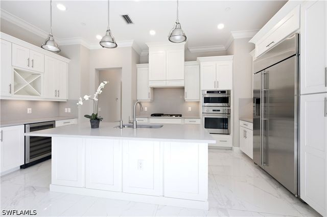 16374 Viansa WAY 301, Naples, FL 34110