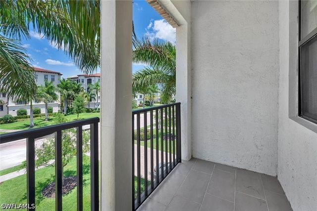 16374 Viansa WAY 301, Naples, FL 34110