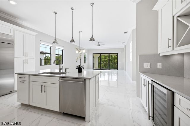 16374 Viansa WAY 301, Naples, FL 34110