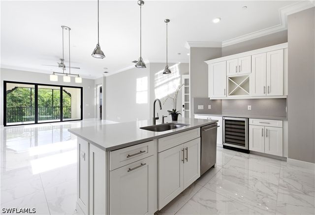 16374 Viansa WAY 301, Naples, FL 34110