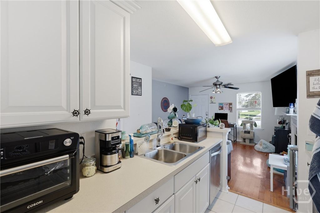 Image 10 of property listing at 27 Godley Park Way, Savannah, GA 31407