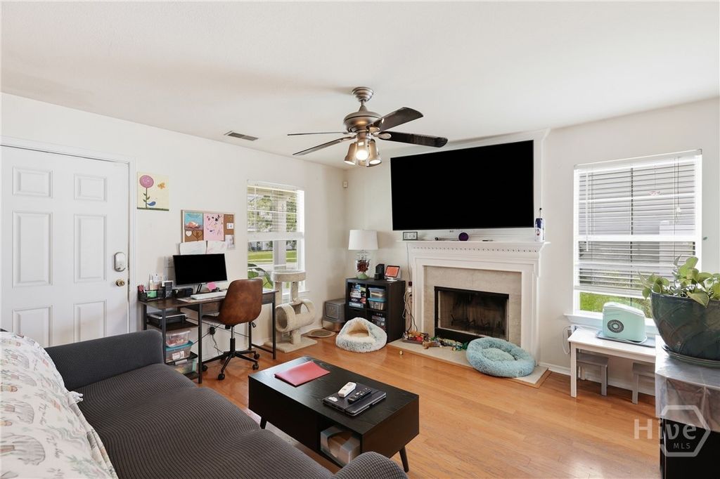 Image 6 of property listing at 27 Godley Park Way, Savannah, GA 31407