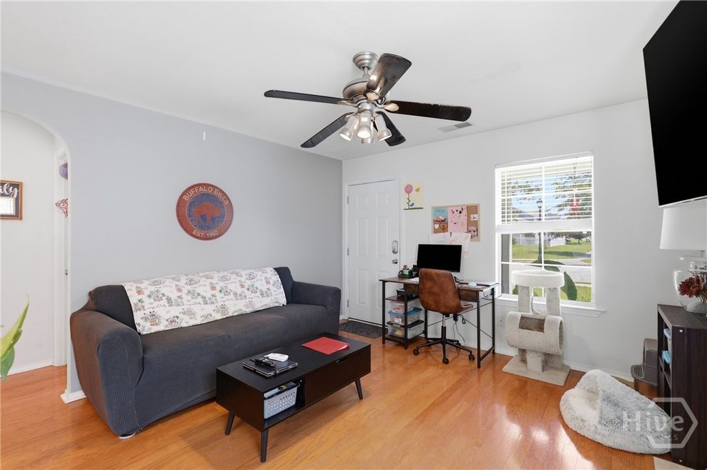 Image 7 of property listing at 27 Godley Park Way, Savannah, GA 31407