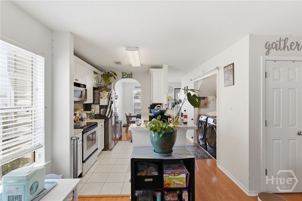 Image 9 of property listing at 27 Godley Park Way, Savannah, GA 31407